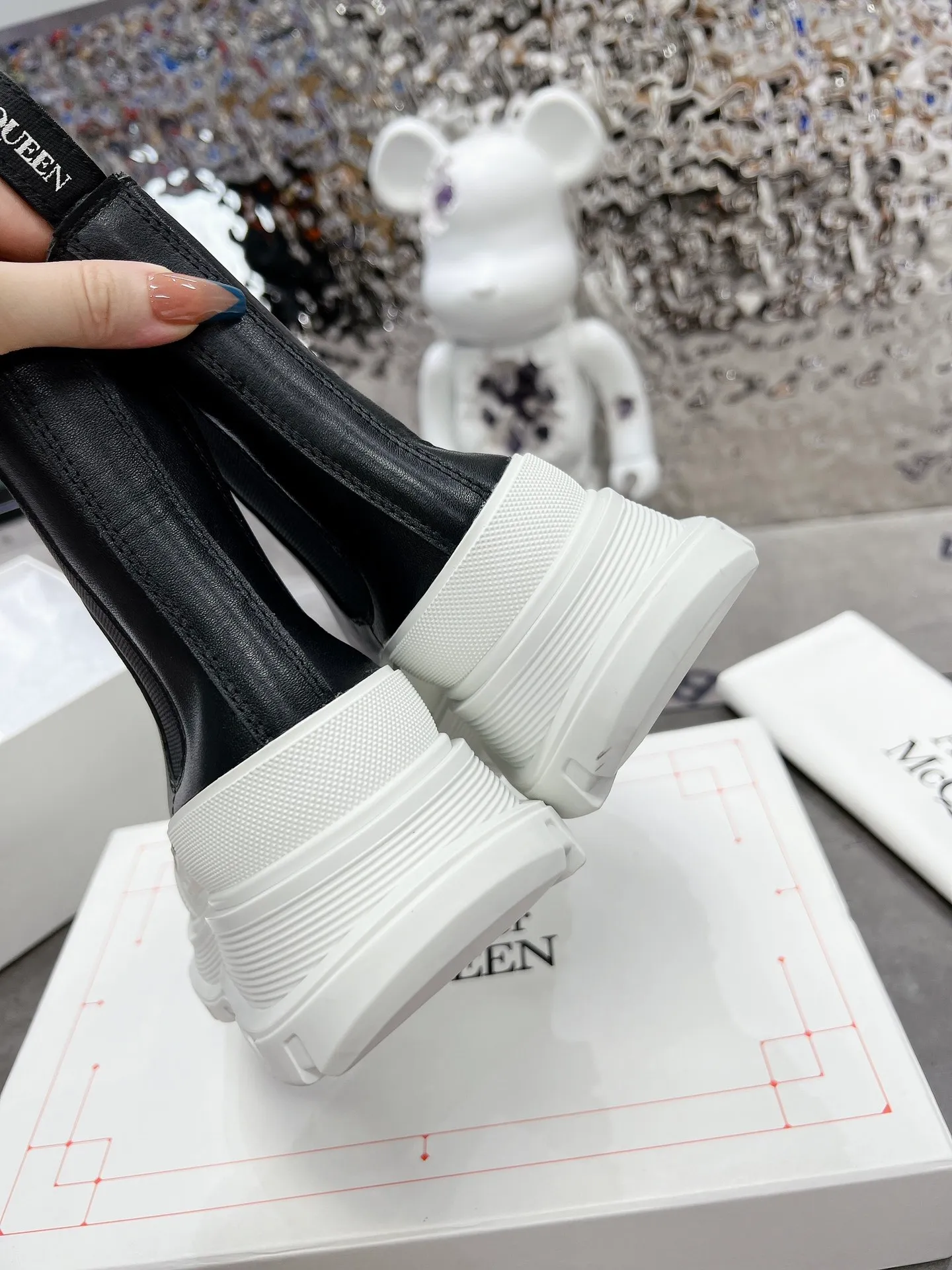 👟👟Ex-factory price 560👟👟 Women's Shoes Women's Clothing 𝐀𝐥𝐞𝐱𝐚𝐧𝐝𝐞𝐫 𝐌𝐜𝐐𝐔𝐄𝐄𝐍 McQueen·Classic versatile Chelsea boots Size 34-41
